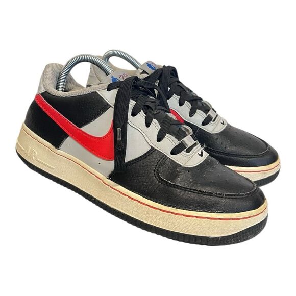 Nike Air Force 1 LV8 EMB (GS) Black Red Gray Sneakers Youth 7 - Picture 1 of 9